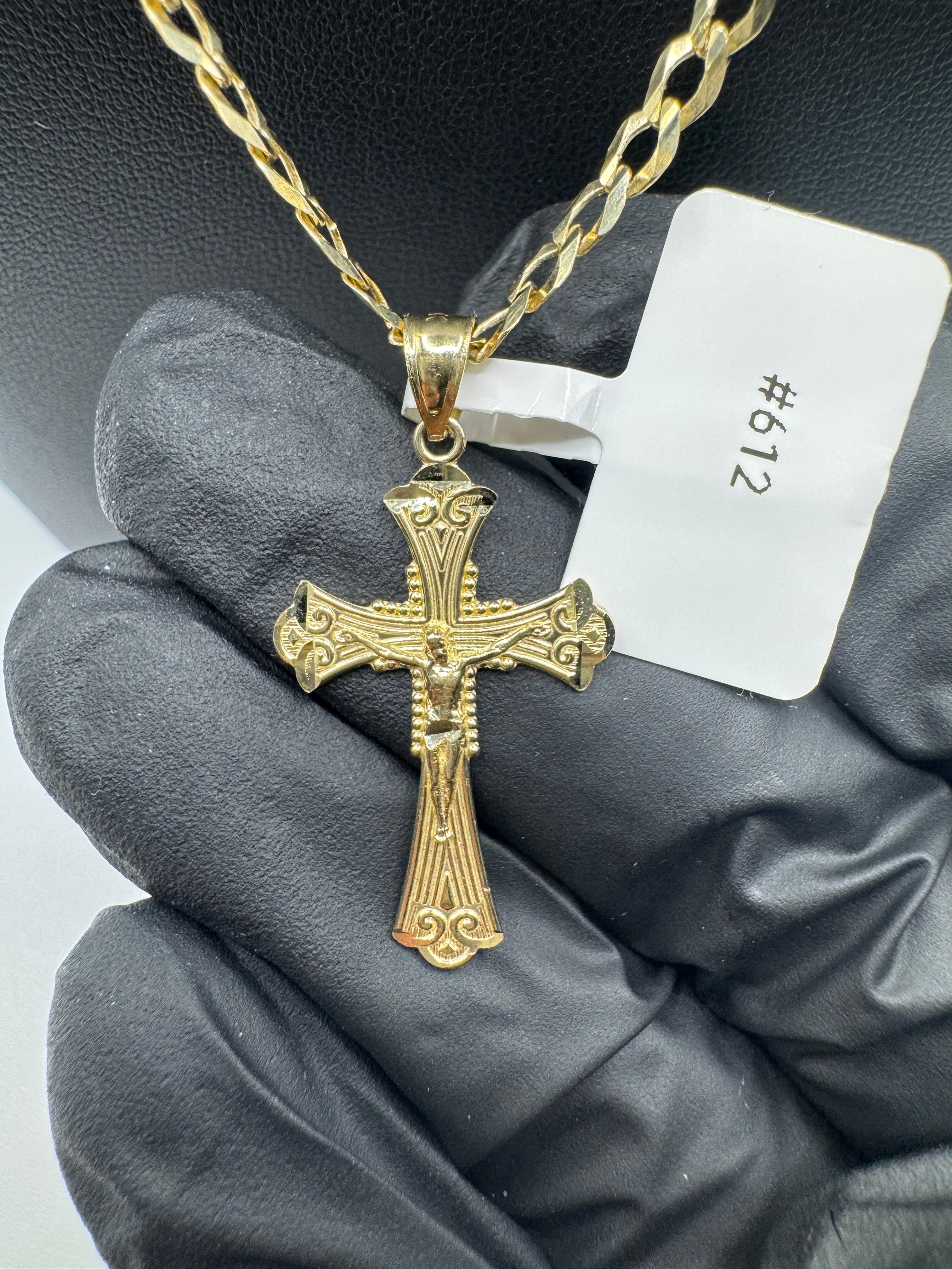 Curve chain with cross pendant