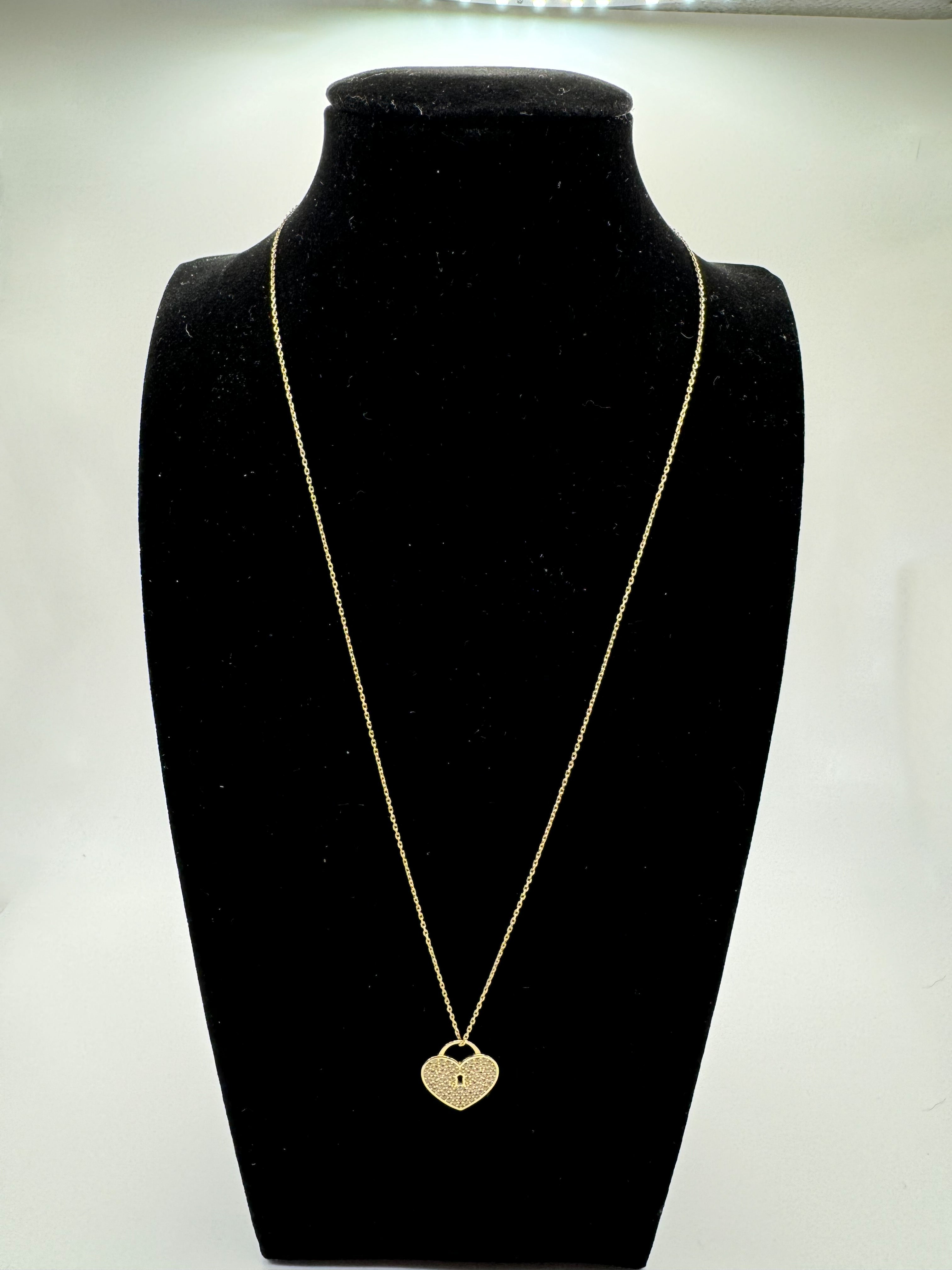 Chain with heart pendant