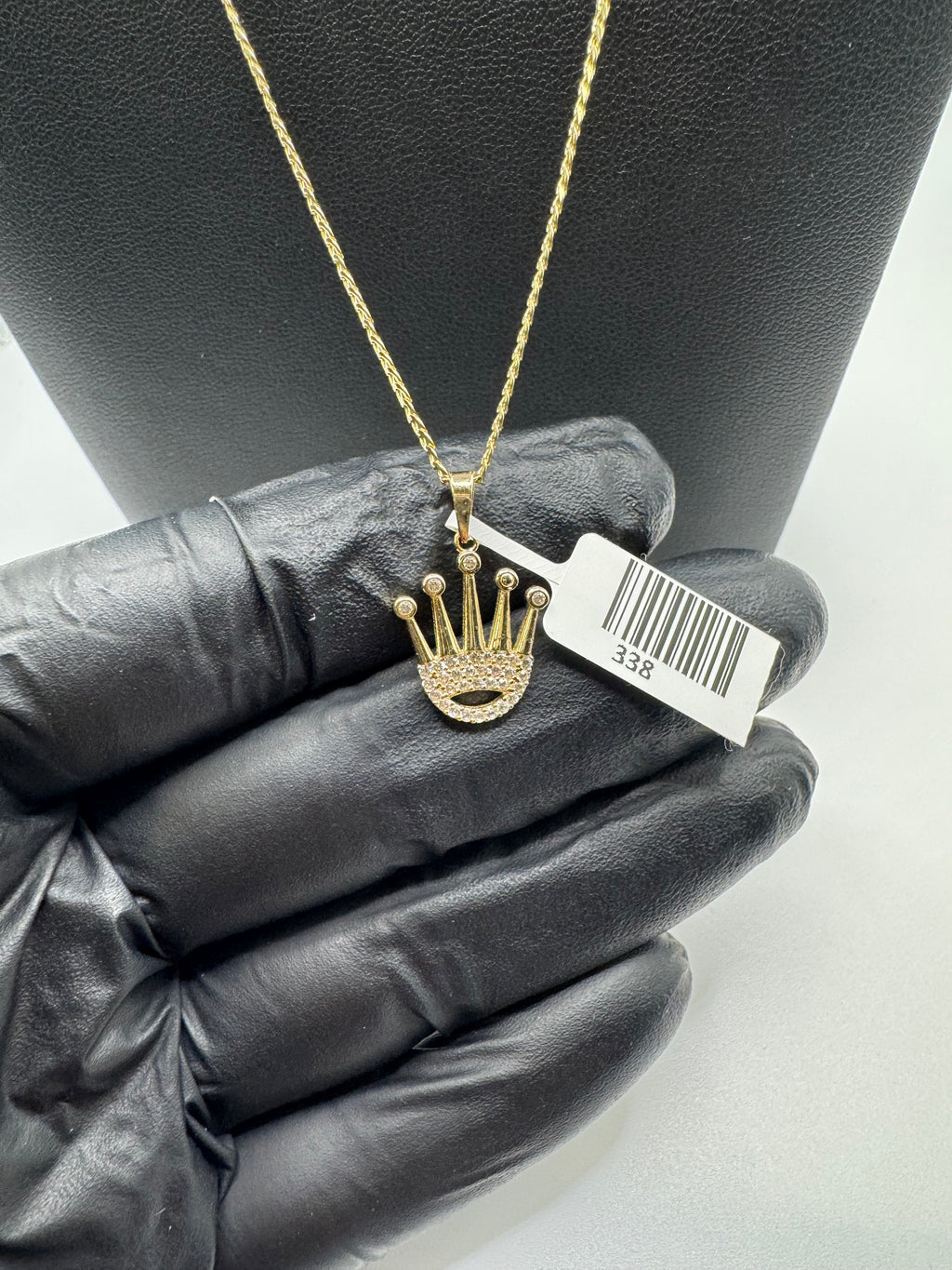 10K Gold Curve Chain With Pendant