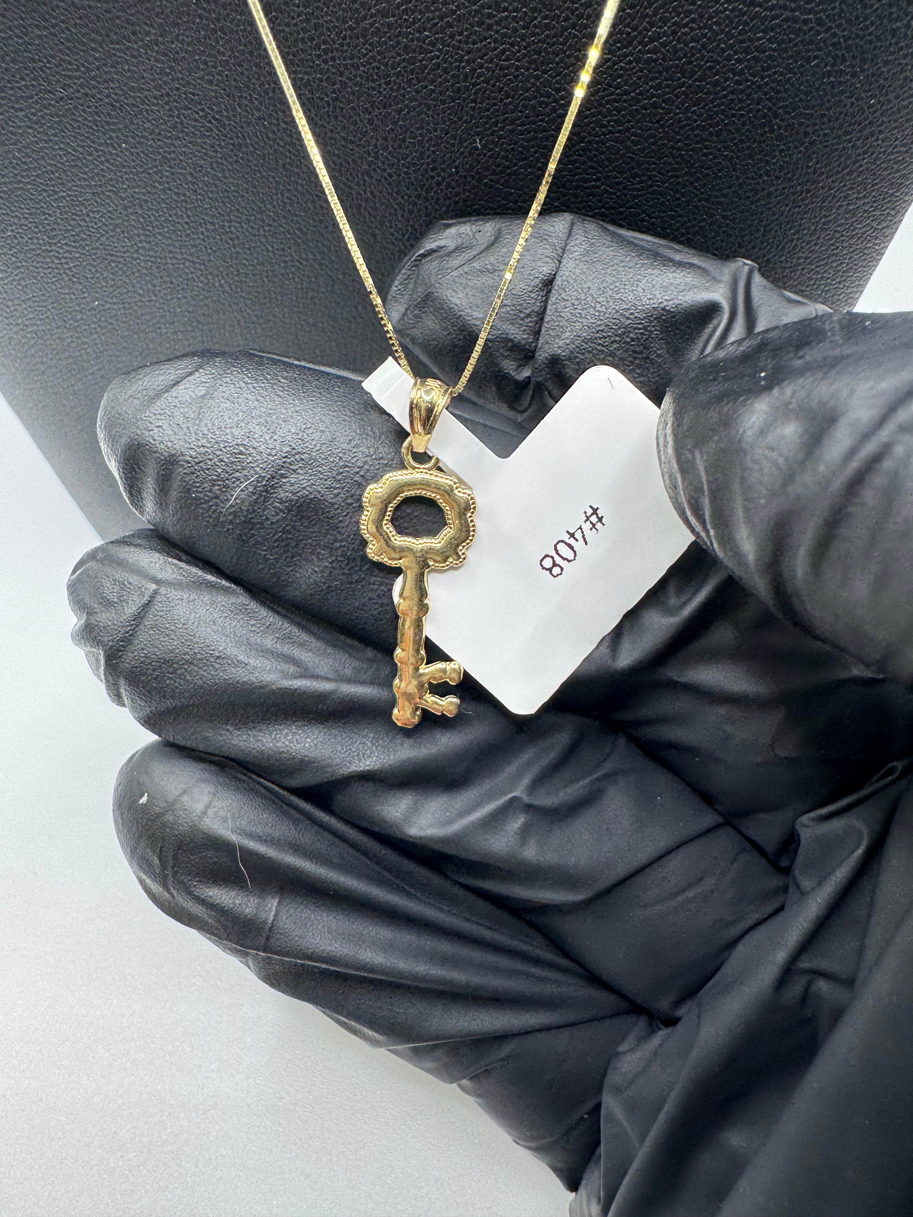 Box chain with key pendant