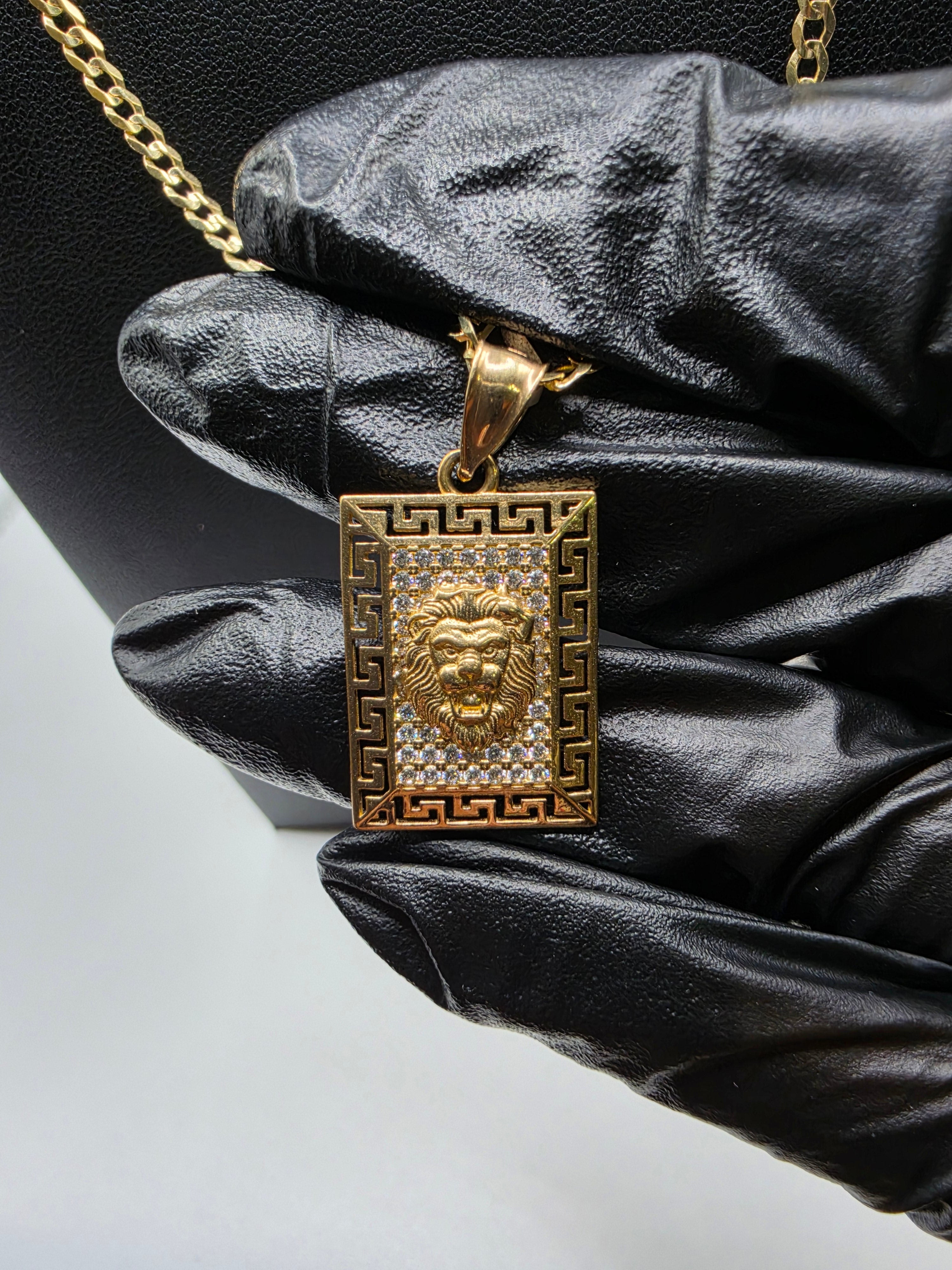 10K Gold Curve Chain with Pendant