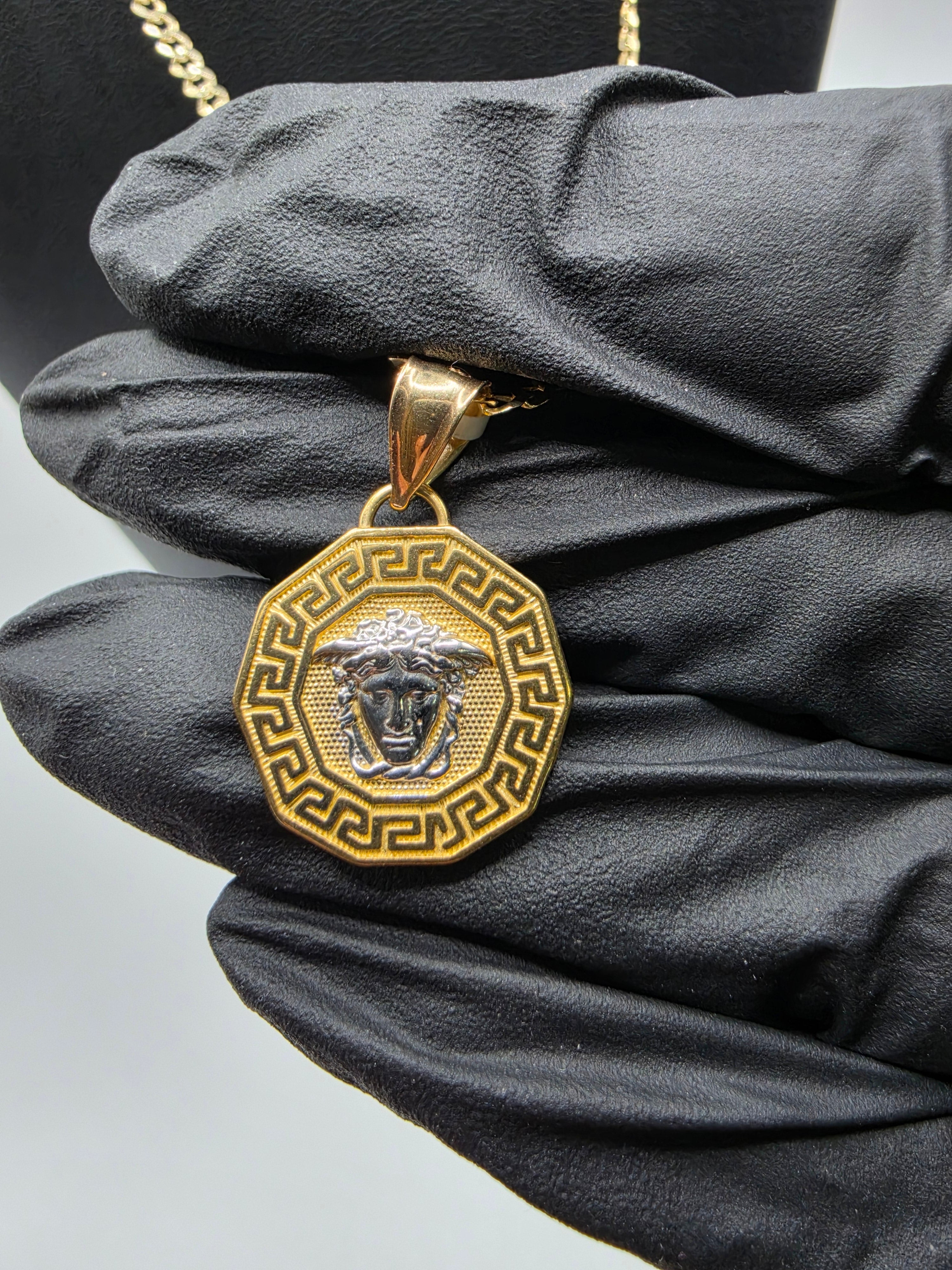 10K Gold Curve Chain with Pendant