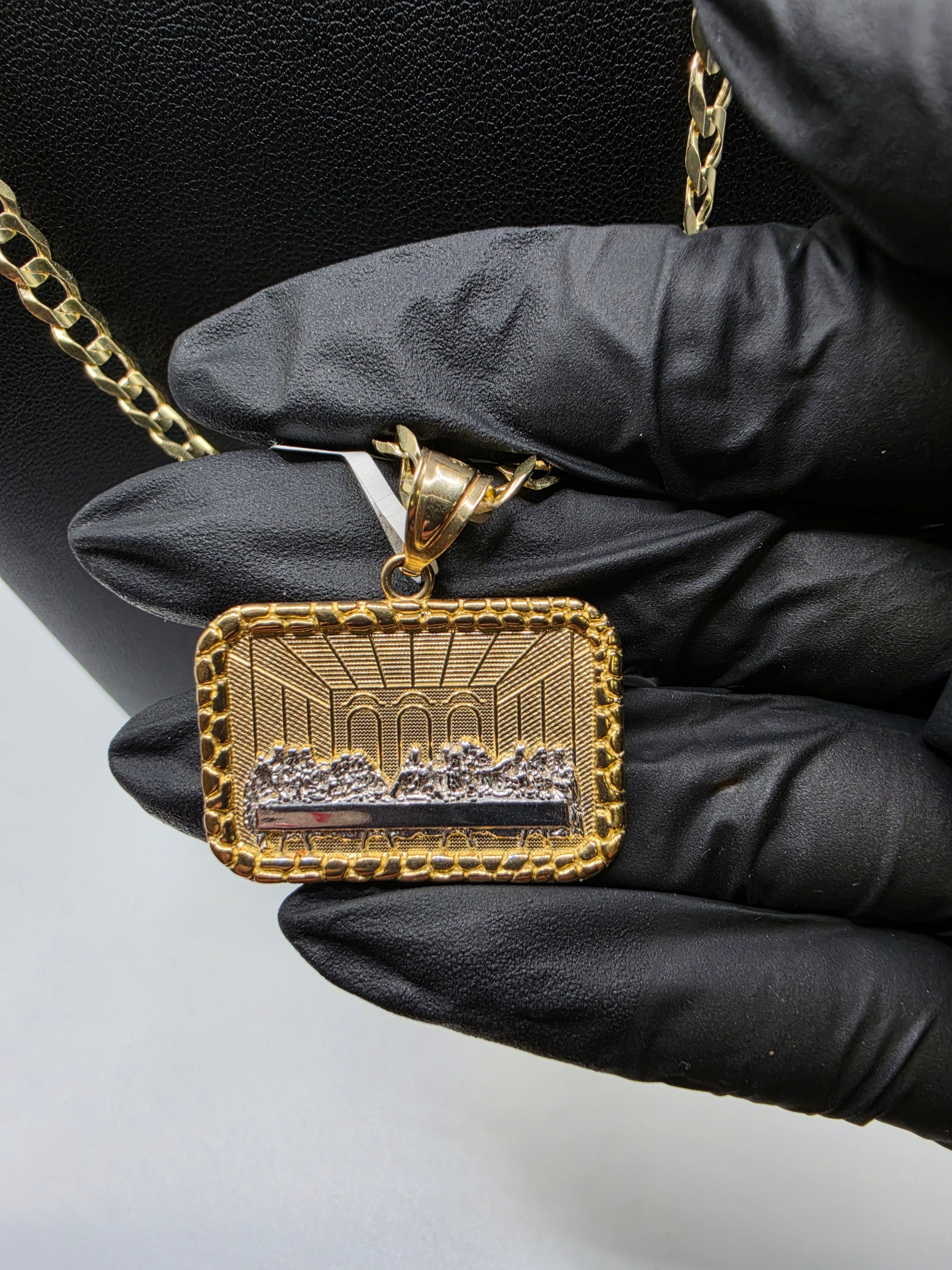 10K Gold Curve Chain with Pendant