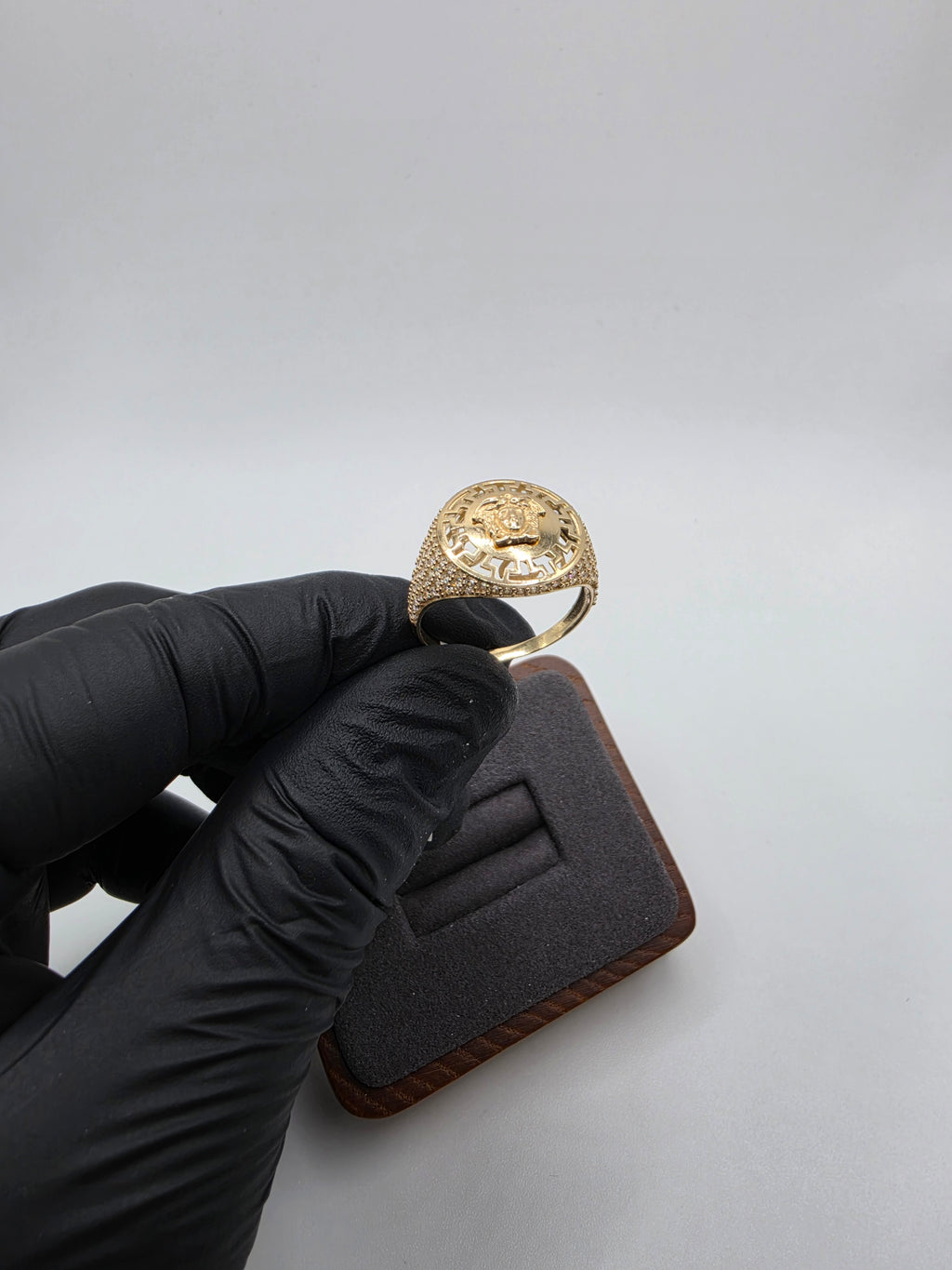 10K Ring with Cz Stones