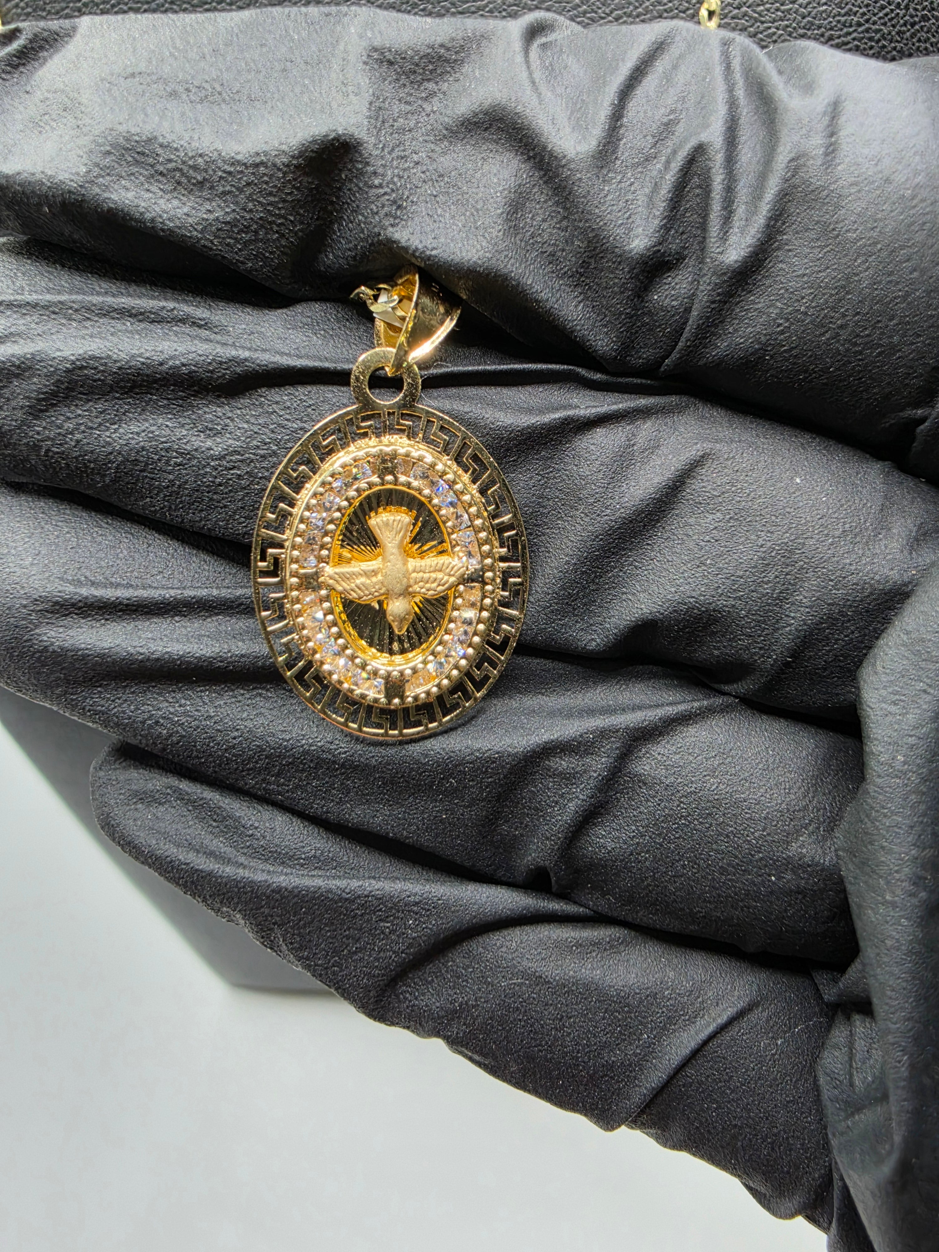 10K Gold Curve Chain with Pendant