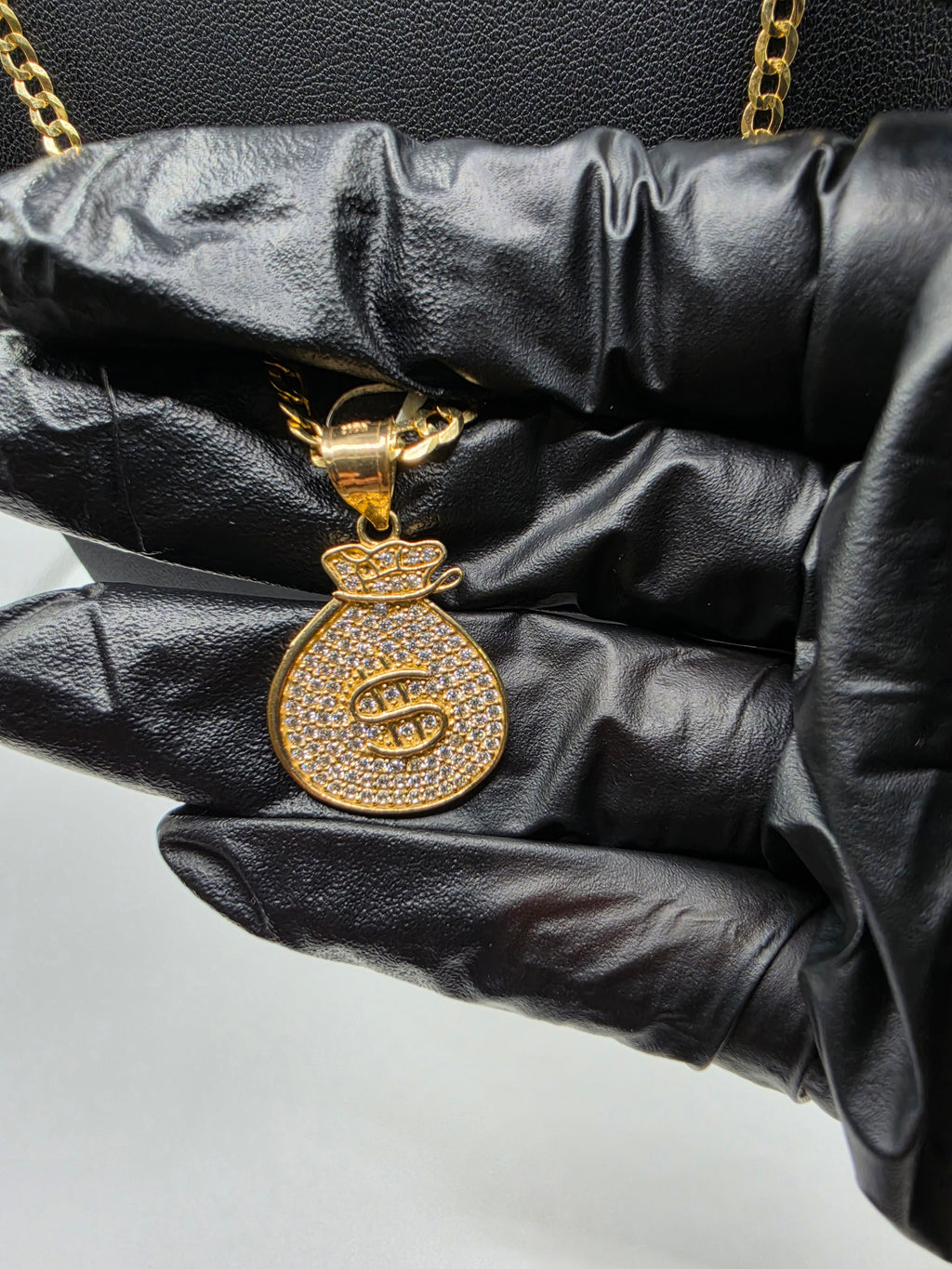 10K Gold Curve Chain with Pendant