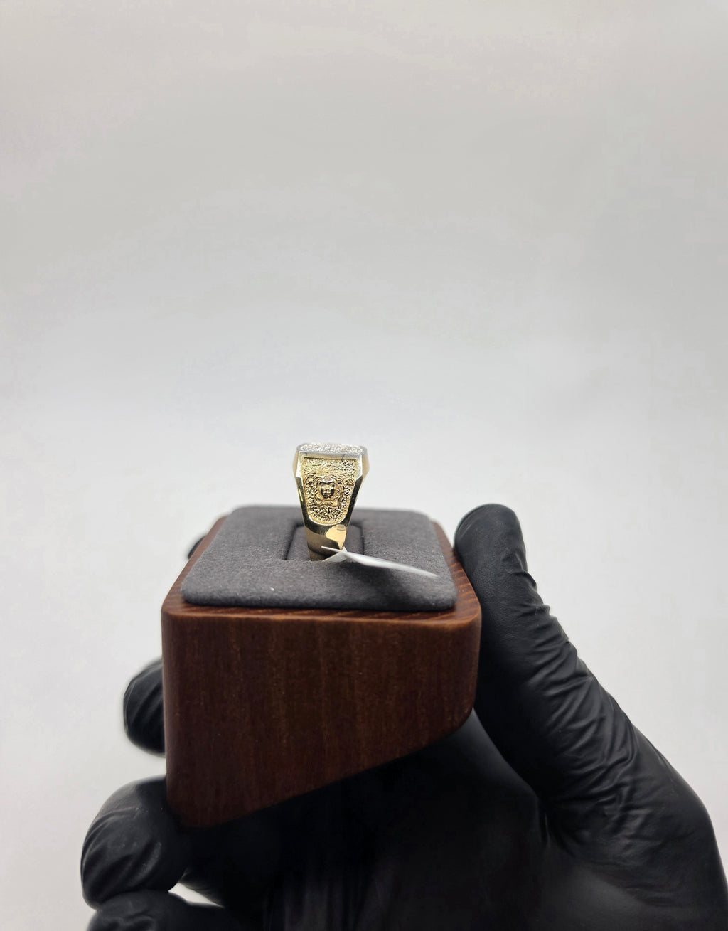 10K Gold Ring With Natural Diamonds