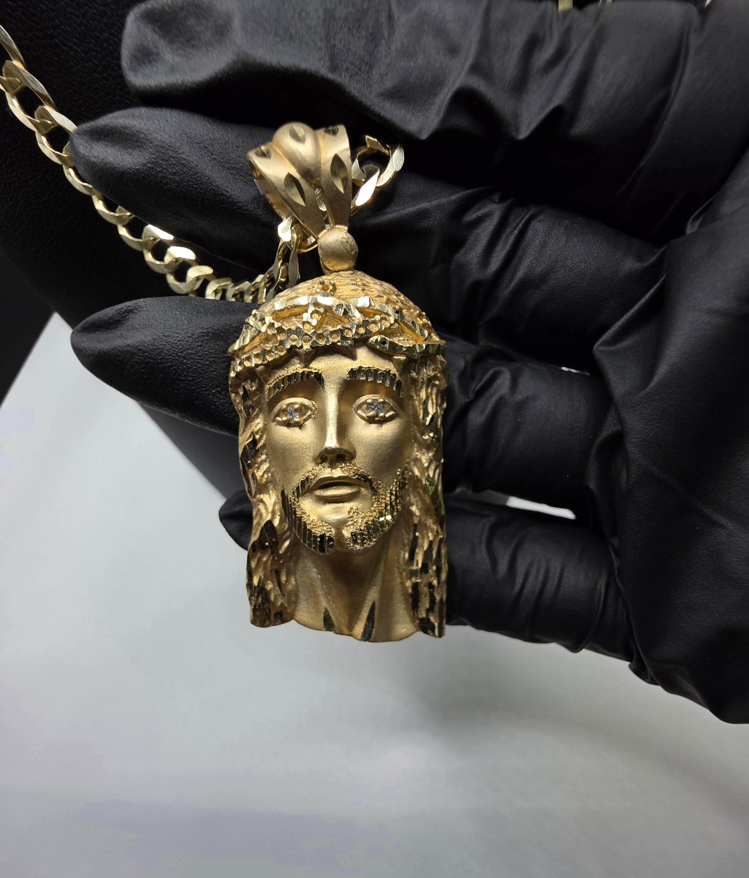 10K Gold Curve Chain with Pendant