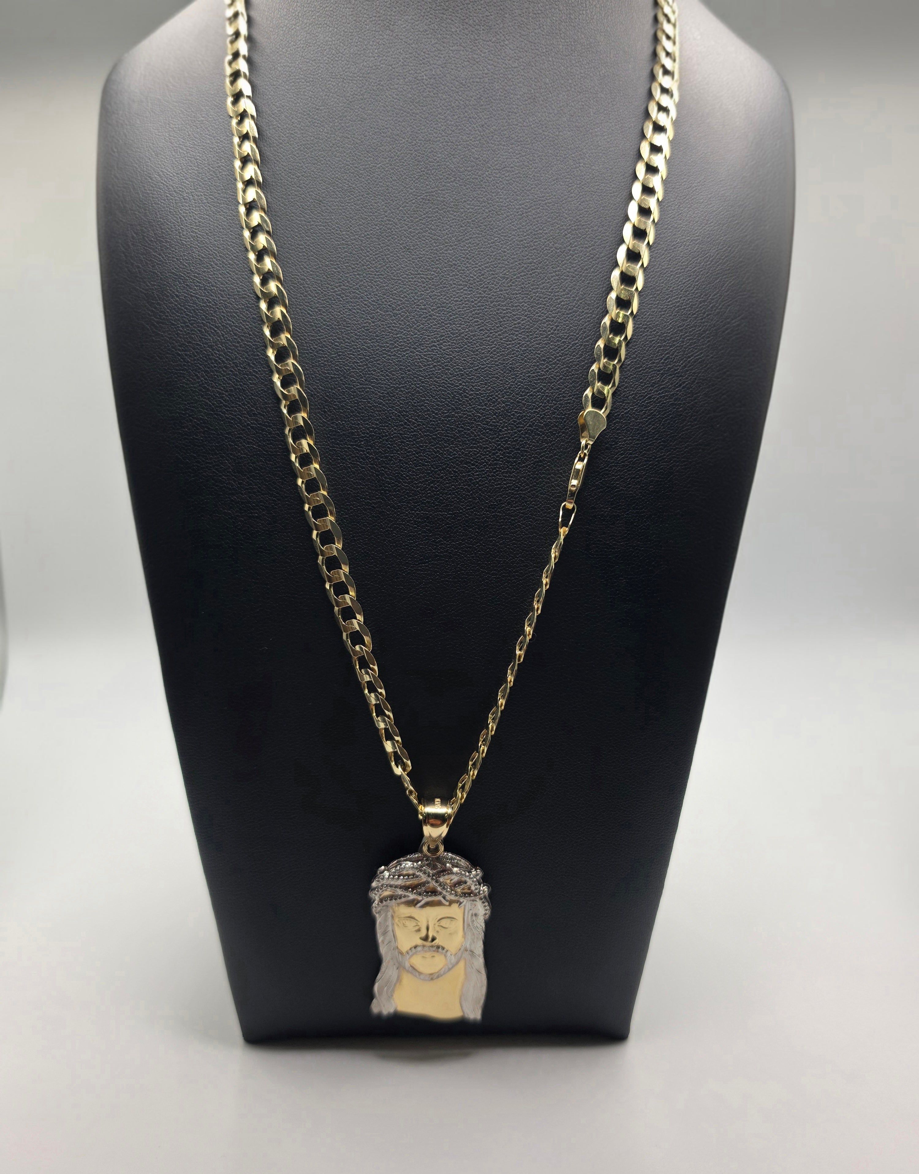 10K Curve Chain With Jesus Pendant