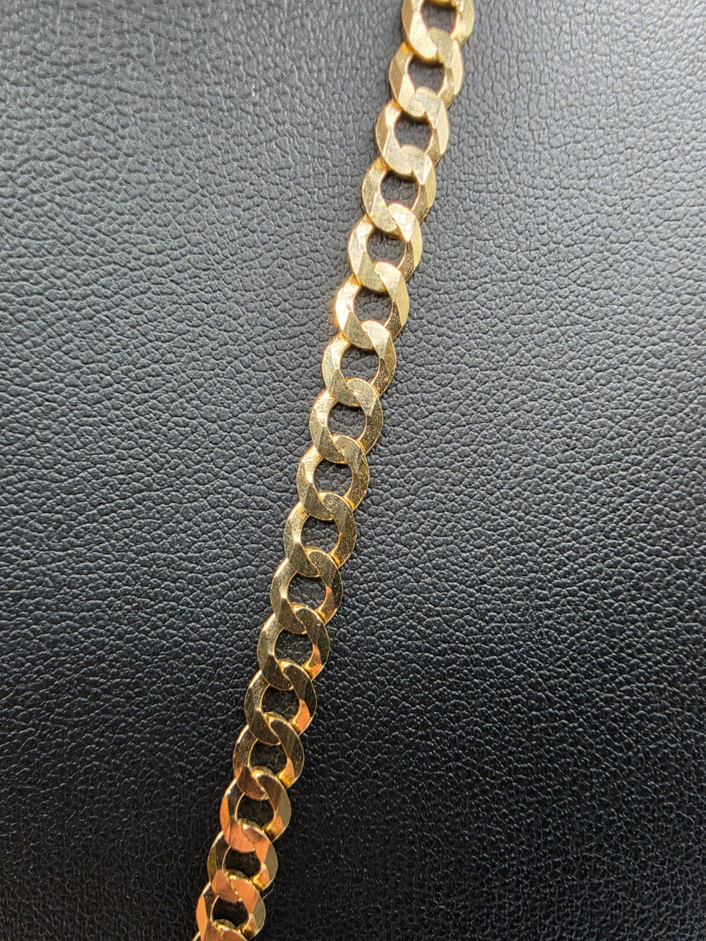 10K Gold Curve Chain with Heart Pendant