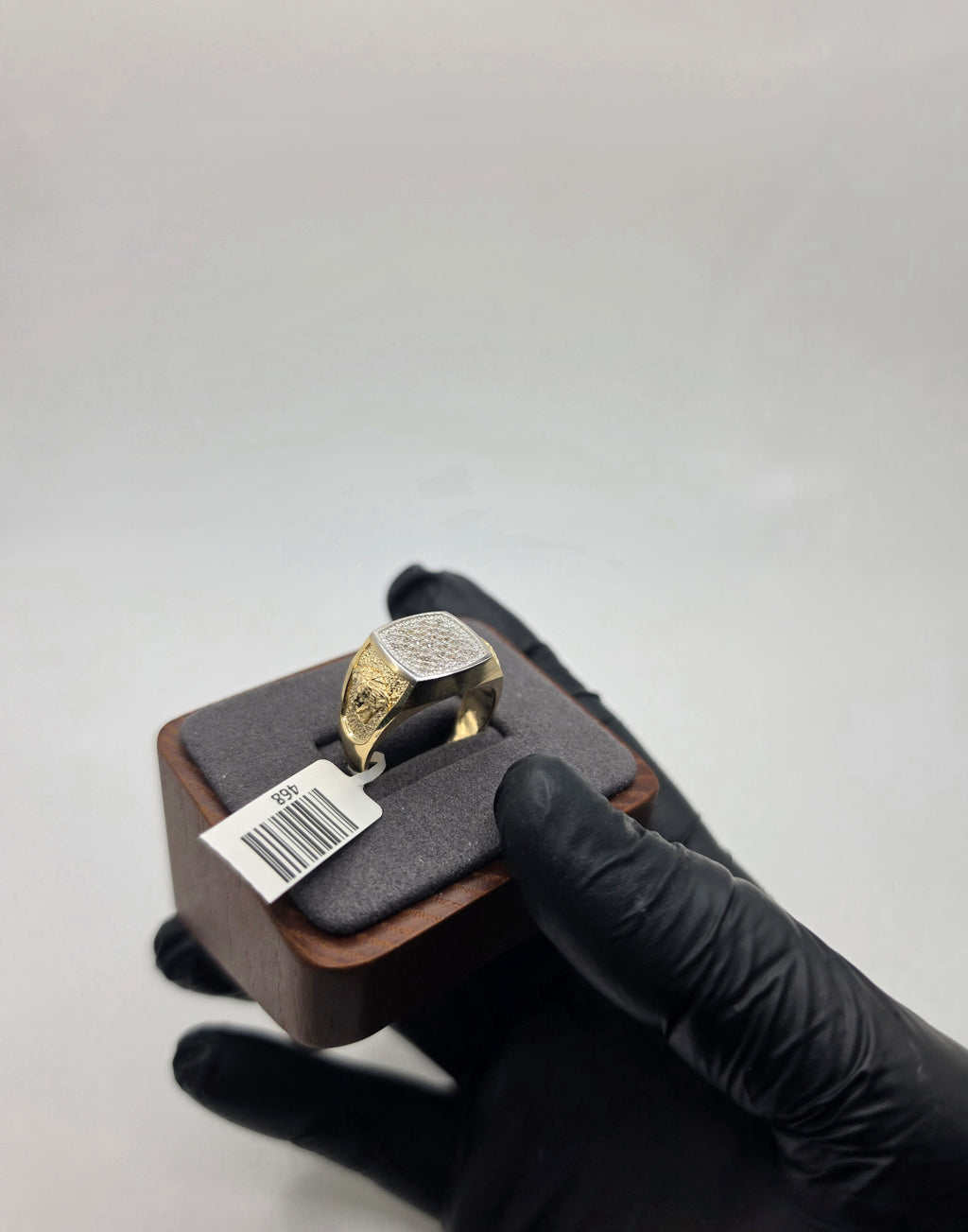10K Gold Ring With Natural Diamonds
