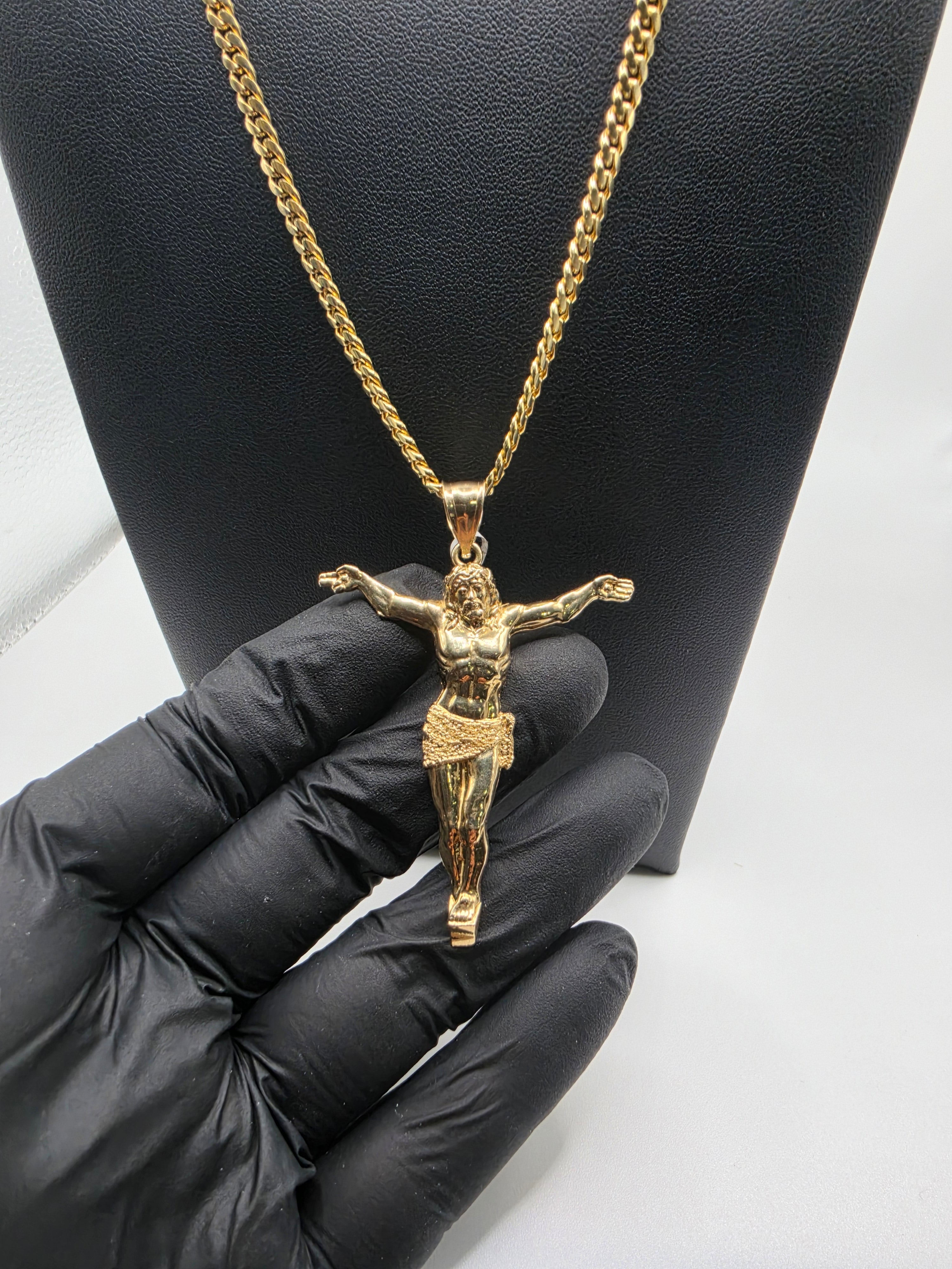 10K Miami Cuban with Jesus Pendant