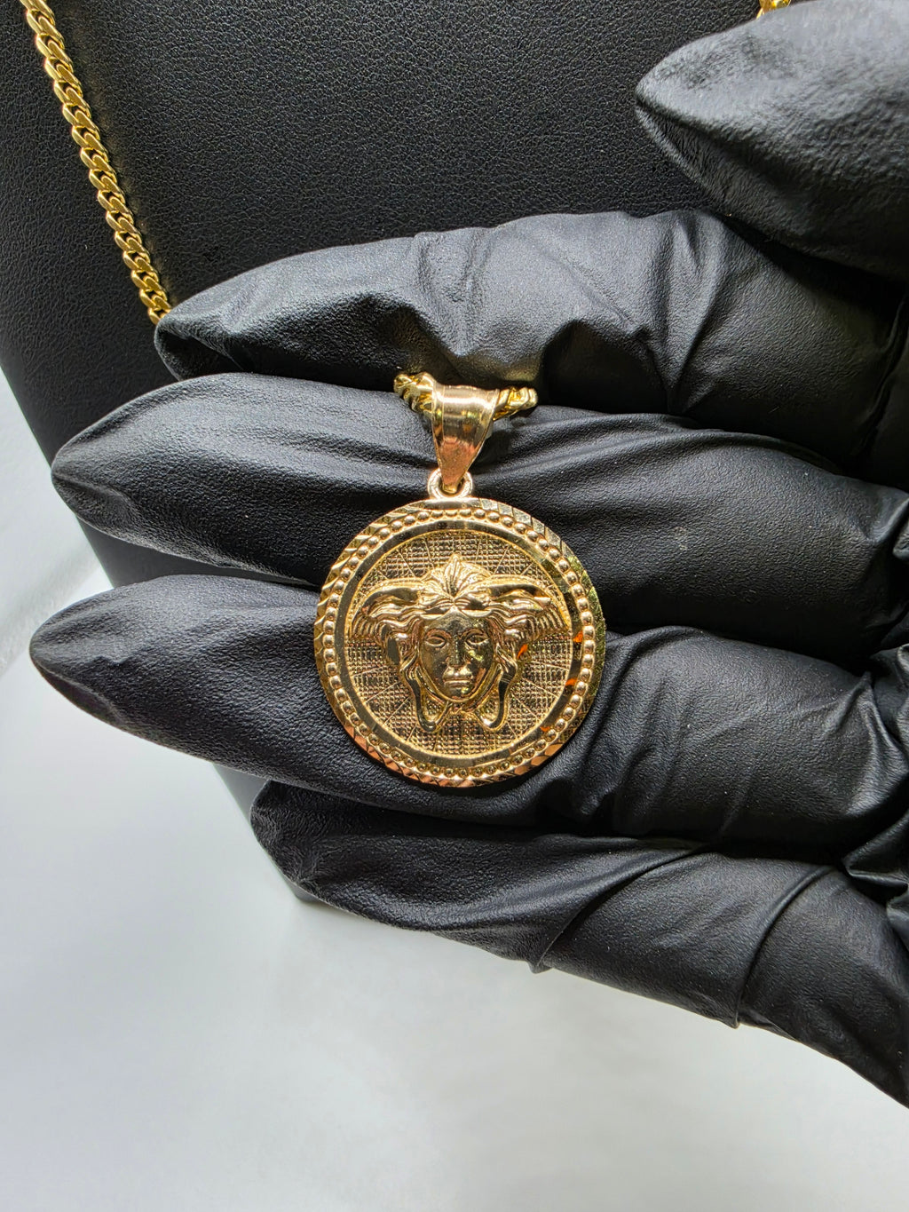 10K Miami Cuban Link with Pendant