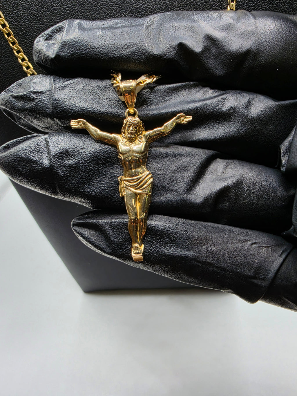 10K Gold Curve Chain with Pendant
