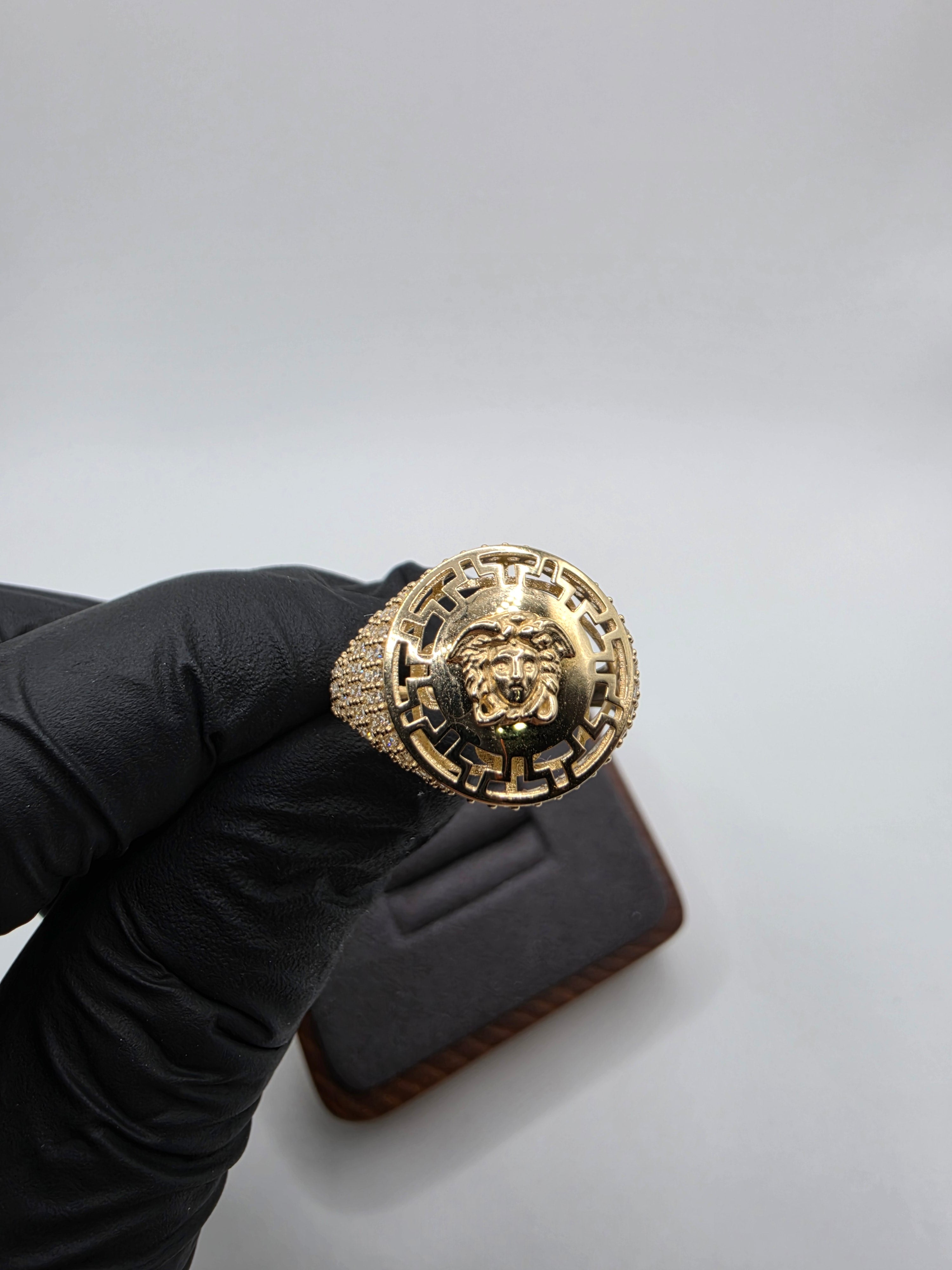 10K Ring with Cz Stones