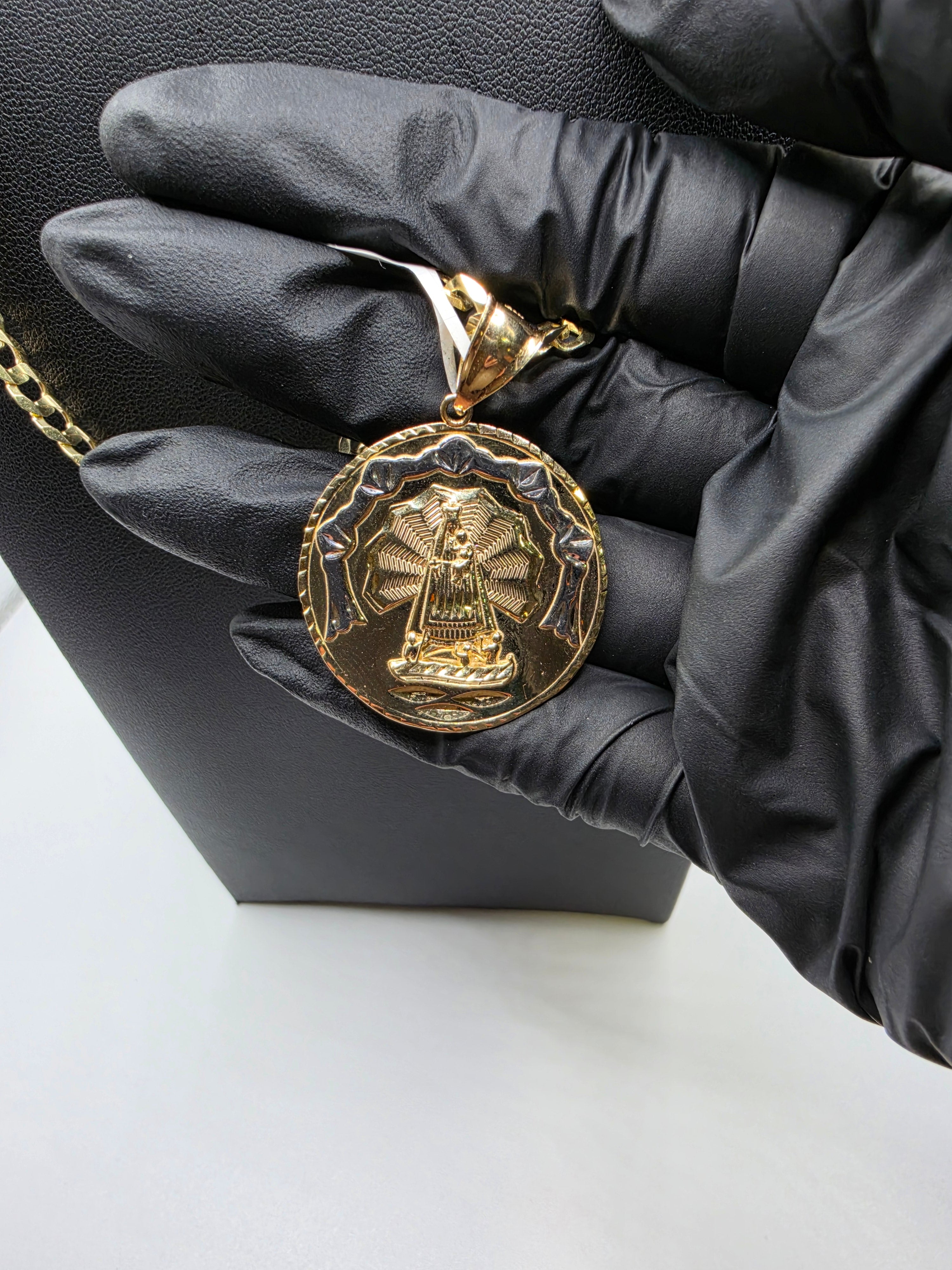 10K Gold Curve Chain with Pendant