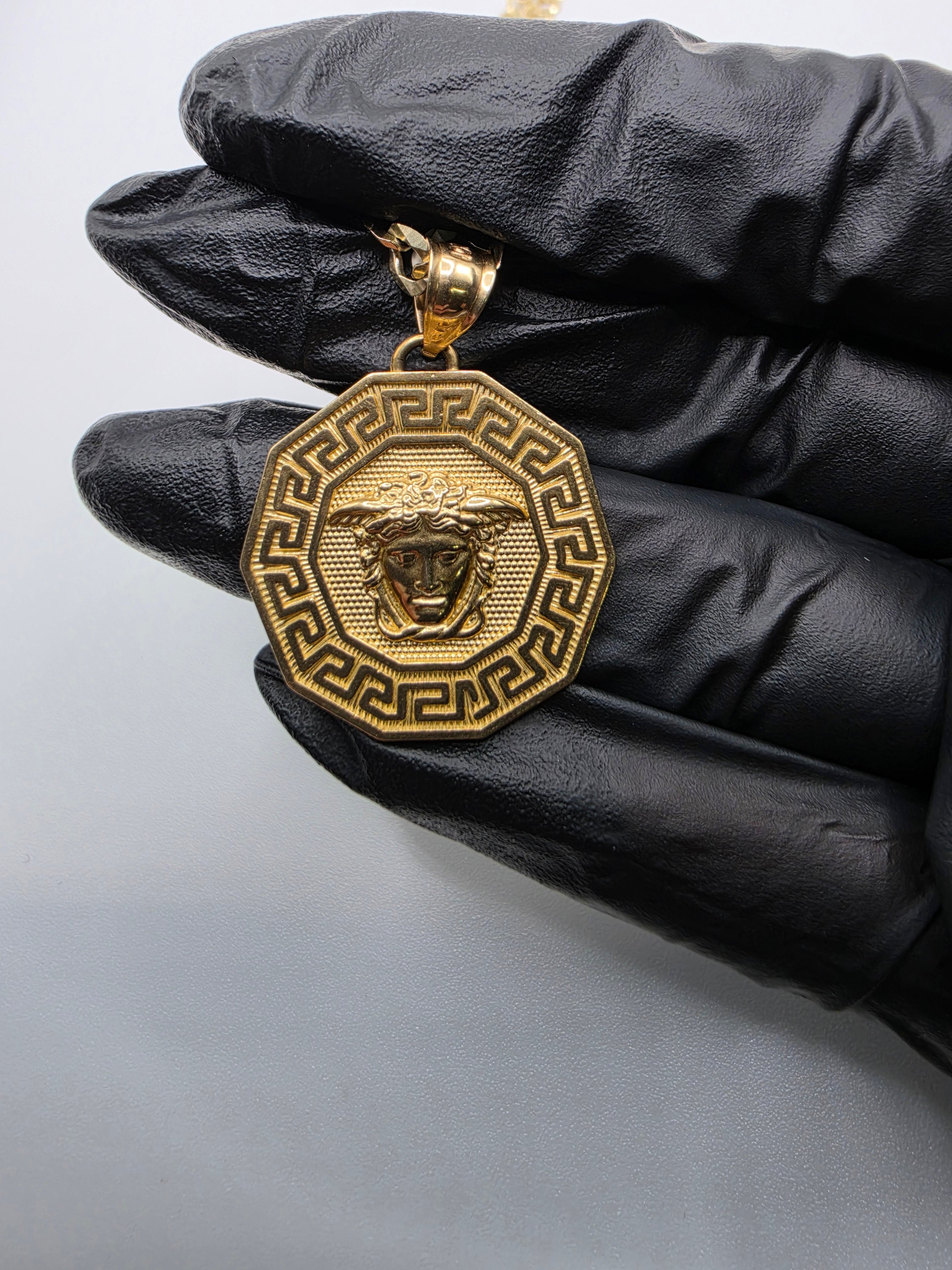 10K Pendant