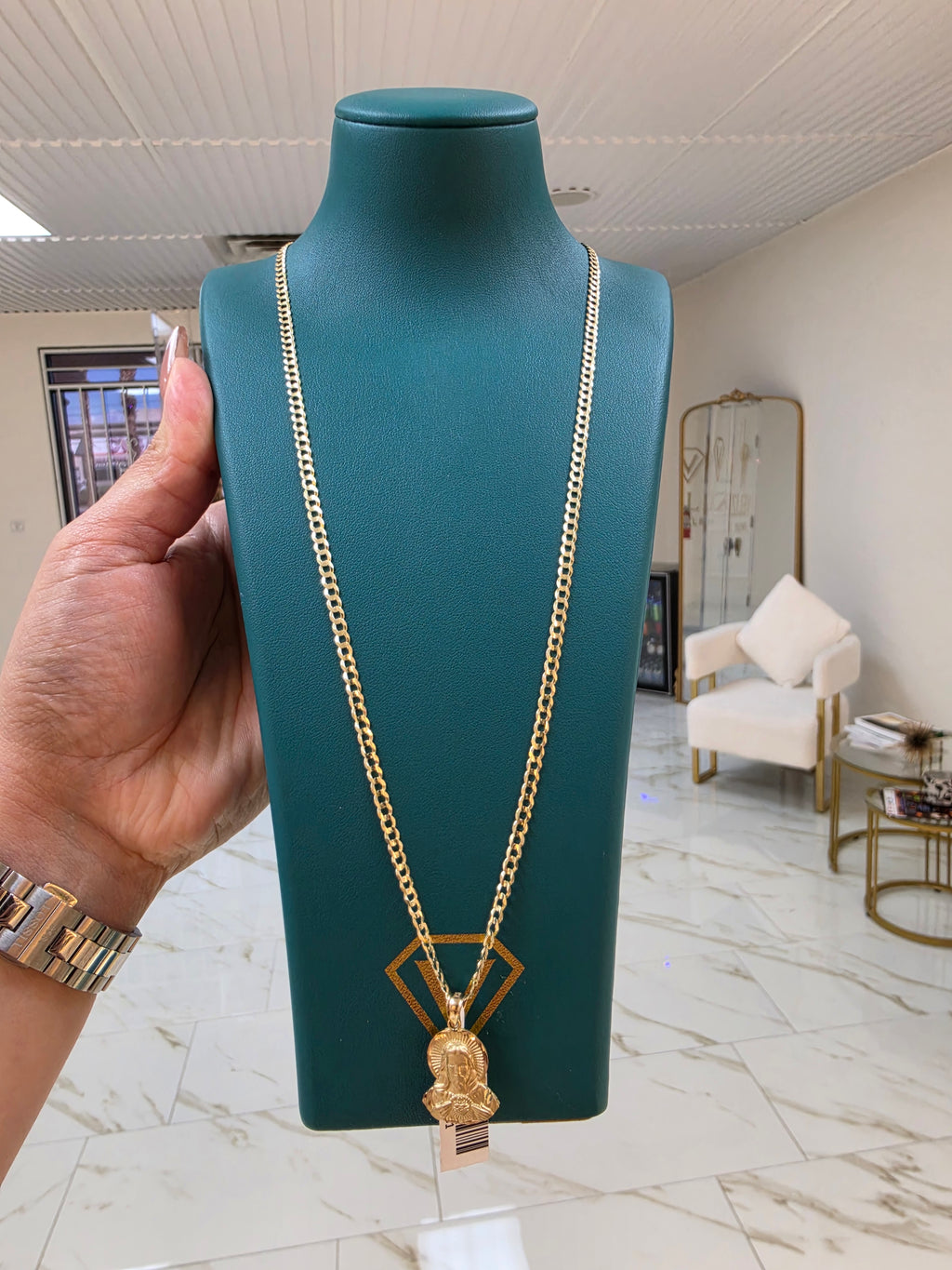 10K Gold Curve Chain Solid with Pendant