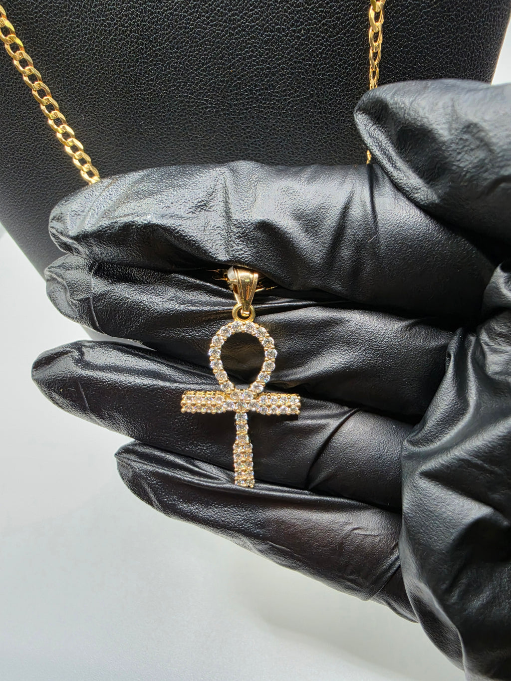 10K Gold Curve Chain with Pendant