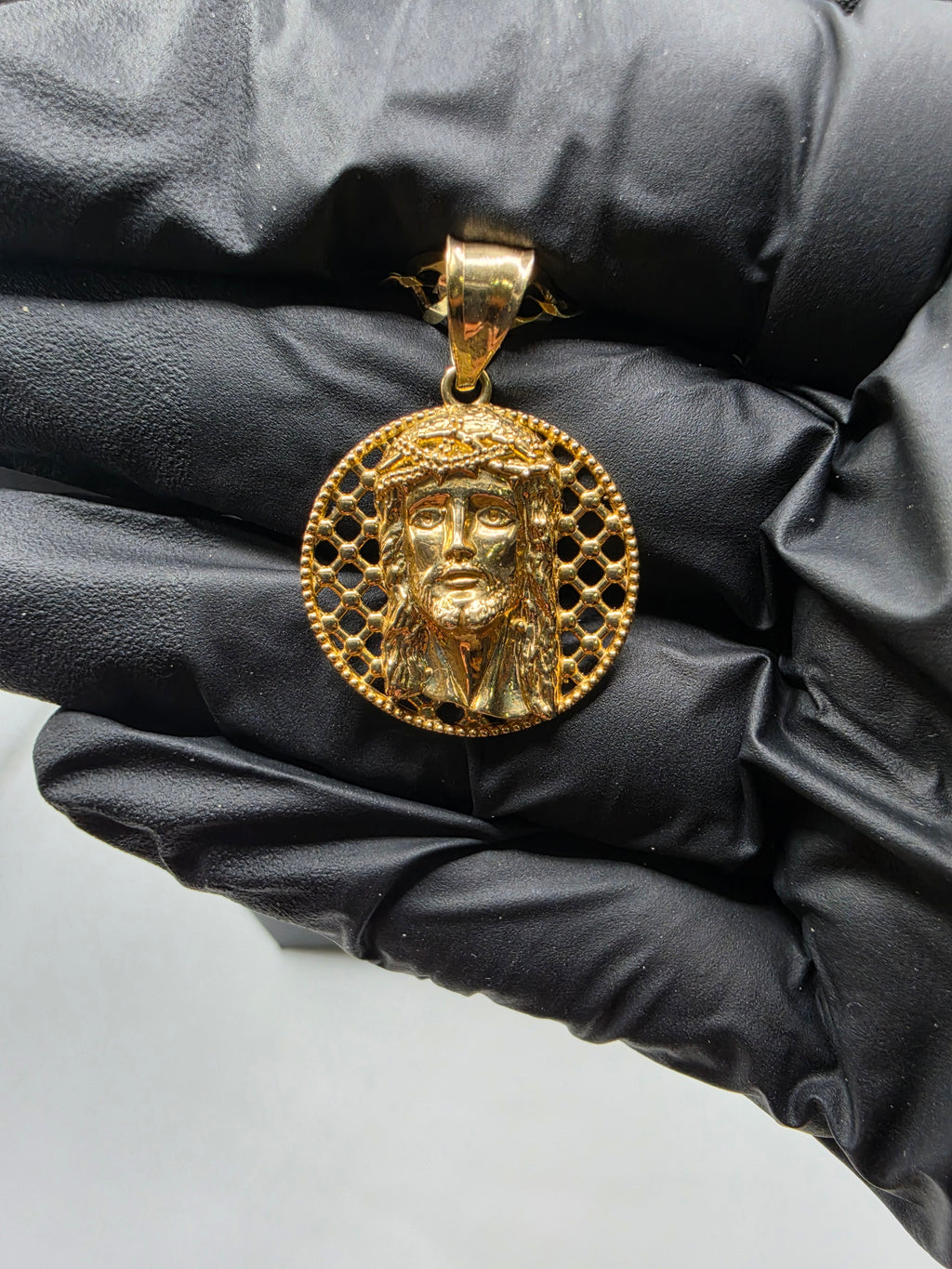 10K Gold Curve Chain with Pendant