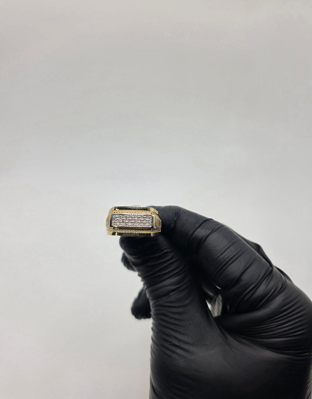 10K Gold Ring With Natural Diamonds