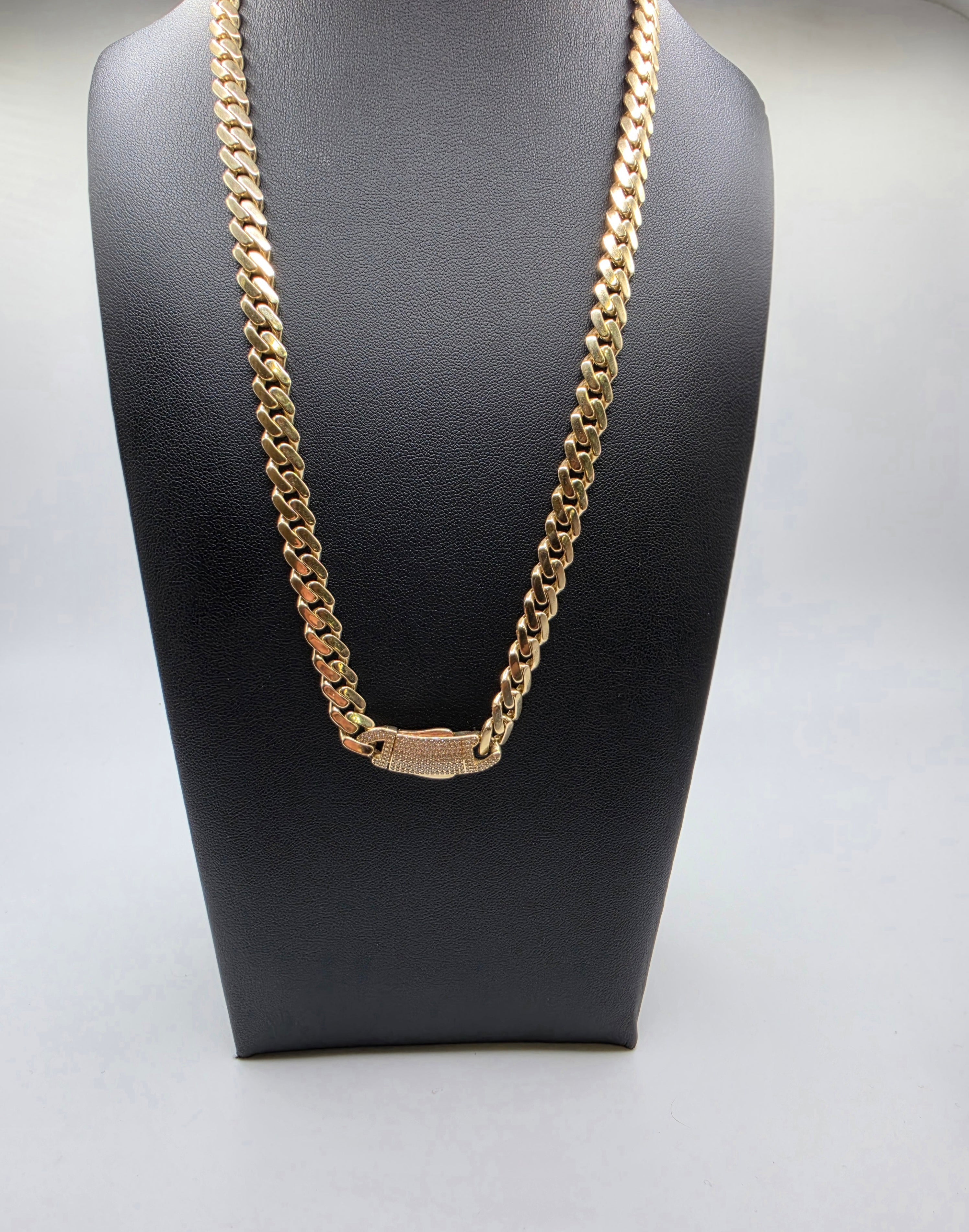 10K Gold M Chain Semi Solid