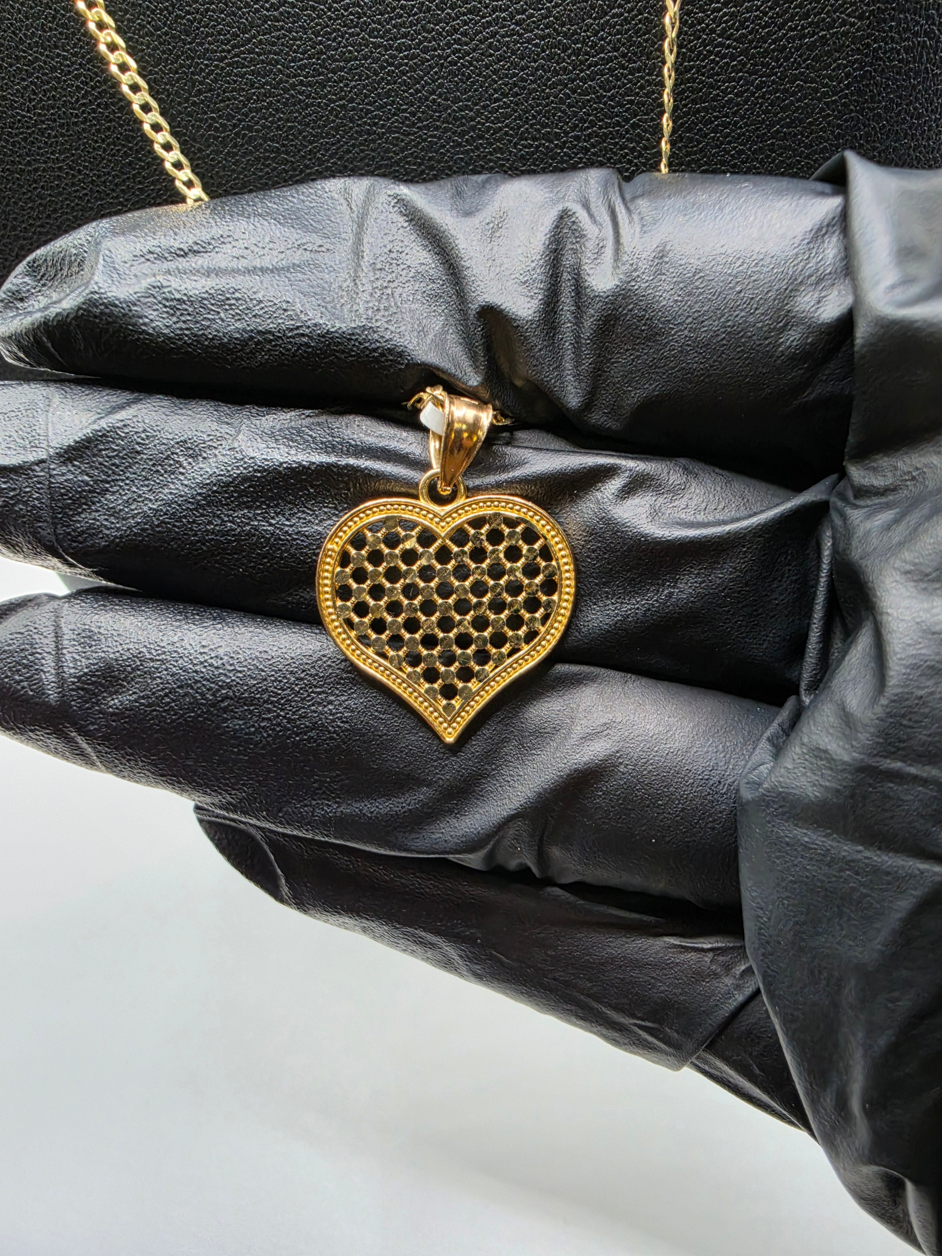 10K Gold Curve Chain with Pendant