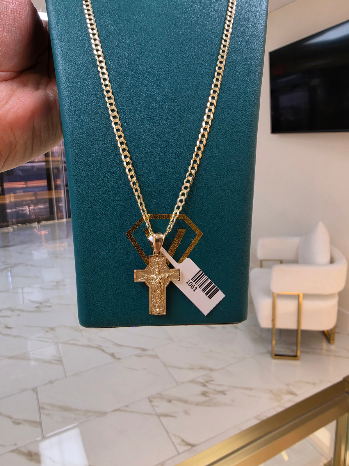 10K Gold Curve Chain Solid with Pendant