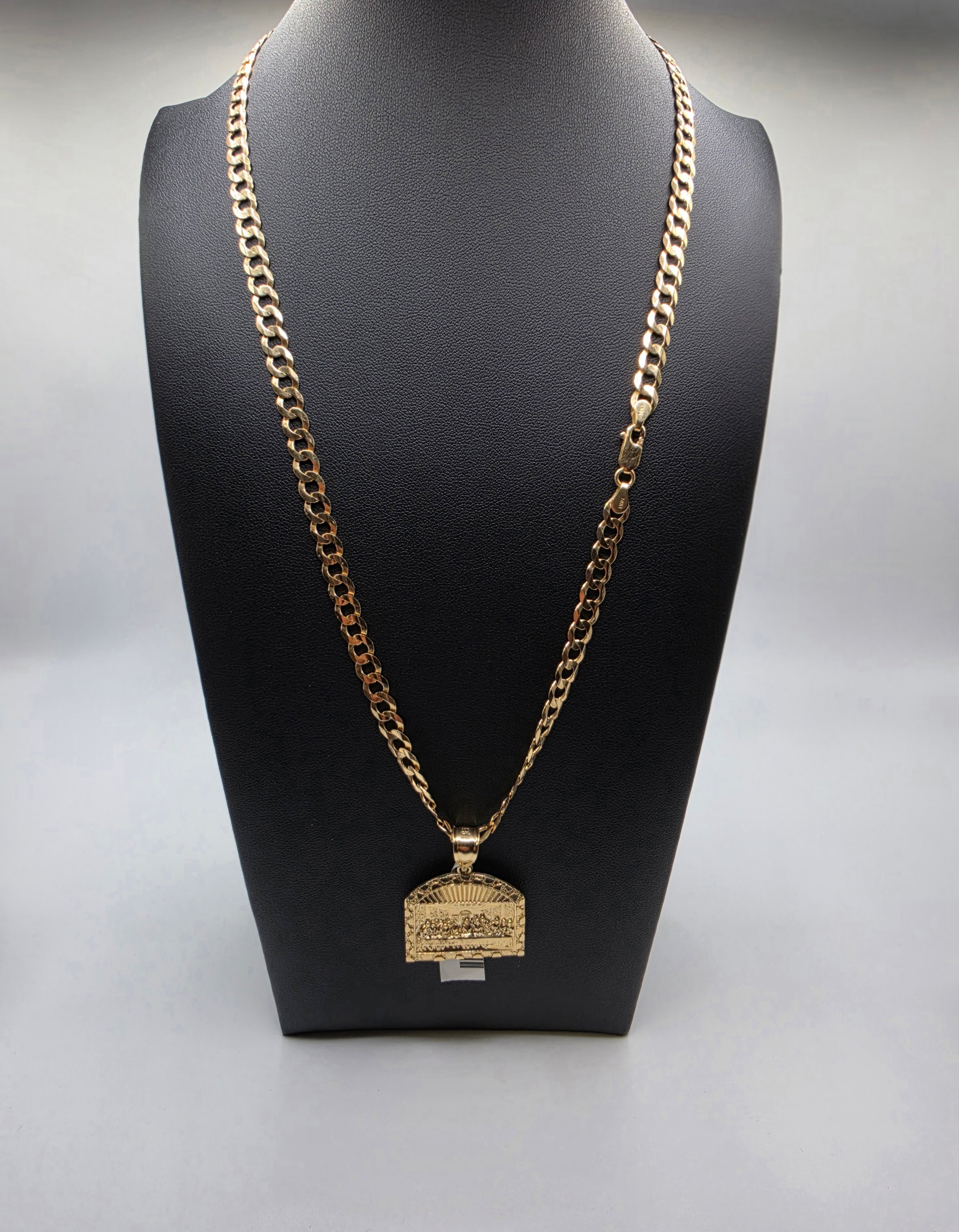 10K Curve Chain with Last Supper Pendant
